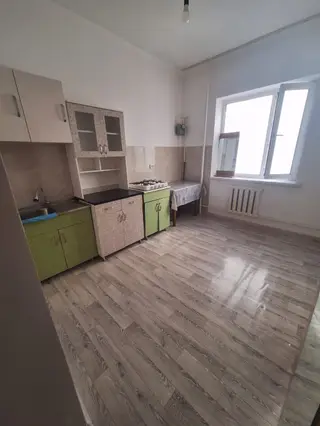 Сдаю маленькую студию . 3этаж.19кв. м. 2 человек. 22000 сом депозит