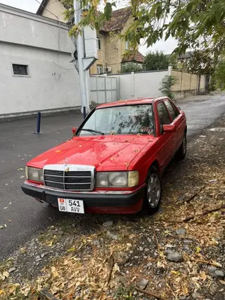 Mercedes-Benz 190: 1984 г., 2 л, Механика, Бензин, Седан