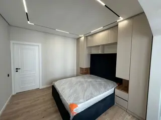 Пишпек 7 этаж кв 86 2+1 Документы д/ду. Торг .уместен Рядом Ройял
