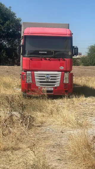 Тягач, Renault, 2006 г., Тентованный