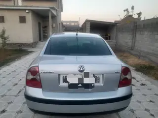 Volkswagen Passat: 2003 г., 2 л, Автомат, Бензин, Седан