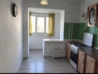 2 комнаты, 81 м², Цум Индивидуалка, 2 этаж, Косметический ремонт