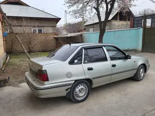 Daewoo Nexia: 2006 г., 1.5 л, Механика, Бензин, Седан