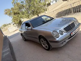 Mercedes-Benz E-Class: 1999 г., 2 л, Автомат, Бензин, Седан