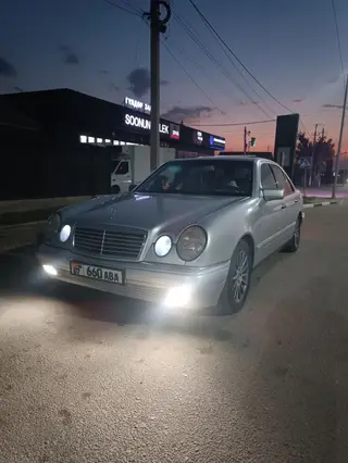 Mercedes-Benz E-Class: 1996 г., 2.3 л, Механика, Бензин, Седан