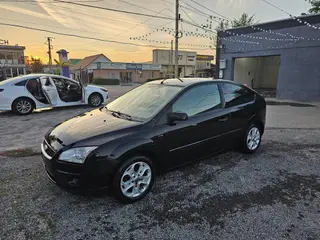 Ford Focus: 2006 г., 1.6 л, Механика, Бензин