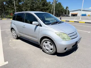 Toyota Ist: 2004 г., 1.3 л, Автомат, Бензин, Хэтчбэк