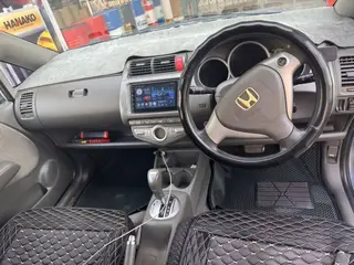 Honda Fit: 2006 г.