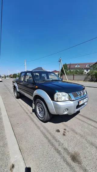 Nissan NP300: 2015 г., 2.4 л, Механика, Бензин, Пикап