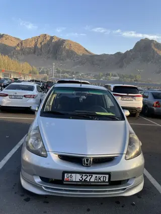 Honda Jazz: 2003 г., 1.5 л, Механика, Бензин, Хэтчбэк
