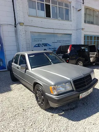 Mercedes-Benz 190: 1988 г., 2 л, Механика, Дизель, Седан
