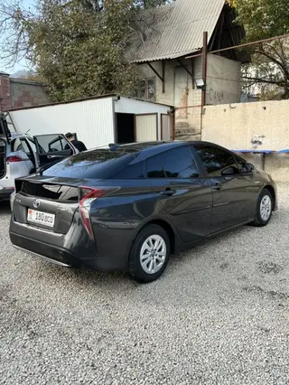 Toyota Prius: 2016 г., 1.8 л, Вариатор, Гибрид, Хэтчбэк
