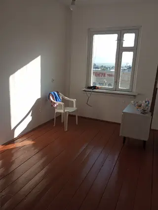 Сдам дом, туалет в огороде. есть пристройка баня. только