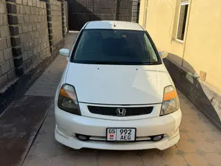 Honda Stream: 2001 г., 2 л, Автомат, Минивэн
