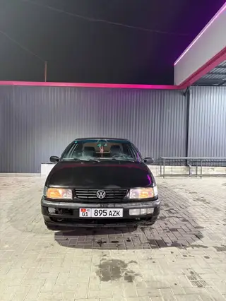 Volkswagen Passat: 1994 г., 1.8 л, Механика, Бензин, Седан