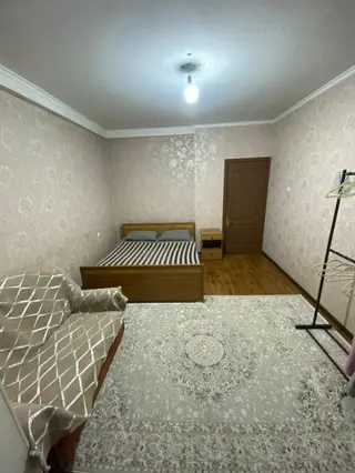 Девушкам студенткам. В одной комнате проживает девушка студентка ищет