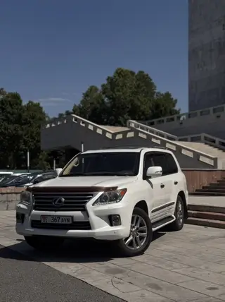 Lexus LX: 2013 г., 5.7 л, Автомат, Газ, Внедорожник