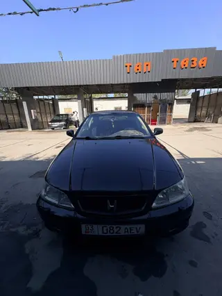 Honda Accord: 2000 г., 1.8 л, Механика, Бензин, Седан