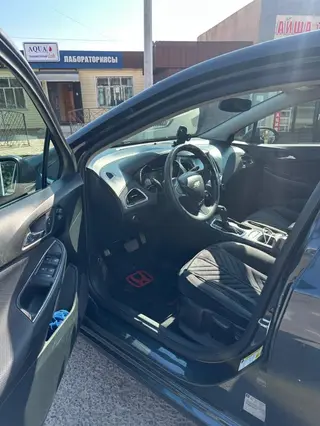 Chevrolet Cruze: 2018 г., 1.4 л, Автомат, Бензин, Седан