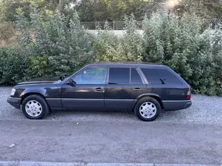 Mercedes-Benz E-Class: 1993 г., 2.9 л, Механика, Дизель, Универсал