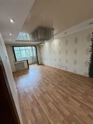 3 комнаты, 58 м², Дордой Плаза ТРЦ 104 серия, 4 этаж, Косметический ремонт