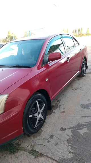 Toyota Avensis: 2003 г., 1.8 л, Типтроник, Седан
