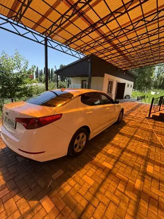 Kia K5: 2010 г., 2 л, Автомат, Газ, Седан