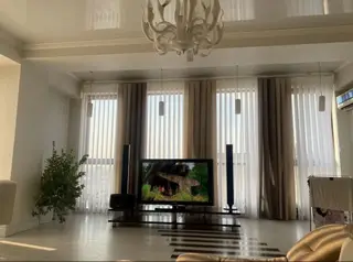 3 комнаты, 125 м², Золотой квадрат Элитка, 13 этаж, Дизайнерский ремонт