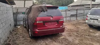 Toyota Estima: 2001 г., 3 л, Автомат, Газ, Минивэн