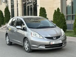 Honda Fit: 2009 г., 1.5 л, Автомат, Бензин, Хэтчбэк