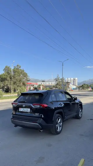 Toyota RAV4: 2019 г., 2.5 л, Автомат, Гибрид, Кроссовер