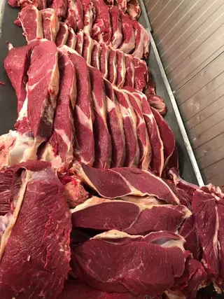 Продаем мясо говядина оптом ( Туша ). 100% халал . по городу