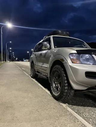 Mitsubishi Pajero: 2000 г., 3.5 л, Автомат, Газ, Внедорожник