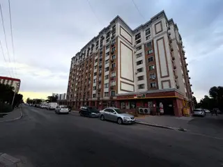 Продаётся 1 ком. квартира мкр. Аламедин-1, 47 кв.м. Салиева/Ауэзова -