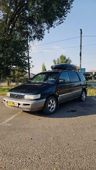 Mitsubishi Santamo: 2001 г., 2 л, Механика, Бензин, Минивэн