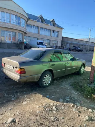 Mercedes-Benz W124: 1991 г., 2 л, Механика, Дизель, Седан