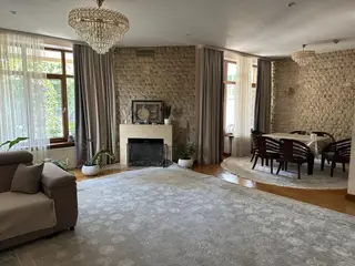 6 комнат, 234 м², 430 соток, Бишкек, Пишпек Собственник