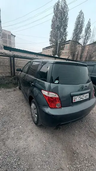 Toyota Ist: 2006 г., 1.3 л, Автомат, Бензин, Хэтчбэк