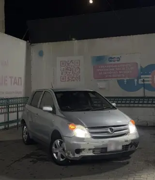Toyota Ist: 2002 г., 1.5 л, Автомат, Бензин, Хэтчбэк