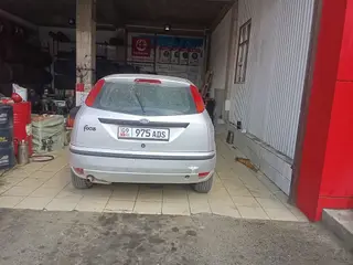 Ford Focus: 2002 г., 1.6 л, Механика, Бензин, Хэтчбэк