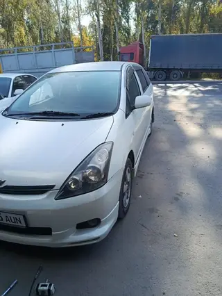 Toyota WISH: 2003 г., 1.8 л, Бензин, Минивэн