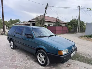 Volkswagen Passat: 1991 г., 1.8 л, Механика, Бензин, Универсал