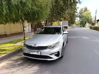 Продам Kia K5 2019 г., автомат, газ, седан