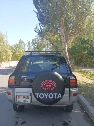 Toyota RAV4: 1999 г., 2 л, Автомат, Бензин, Кроссовер