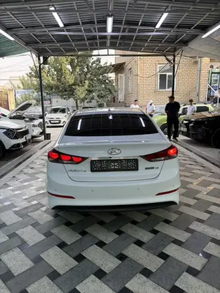 Hyundai Elantra: 2017 г., 1.6 л, Автомат, Седан