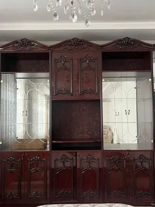 Классическая модульная секция-стенка из темного дерева (глубокий
