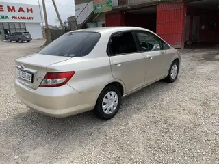 Honda Fit Aria: 2005 г., 1.5 л, Вариатор, Бензин