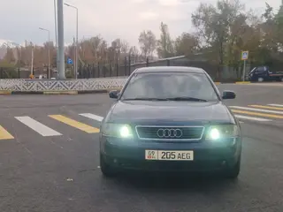Audi A6: 2000 г., 2.4 л, Механика, Бензин, Седан