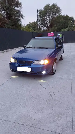 Daewoo Nexia: 2010 г., 1.5 л, Механика, Бензин, Седан