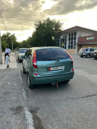 Nissan Almera Tino: 2001 г., 1.8 л, Механика, Газ-бензин (ГБО), Хэтчбэк